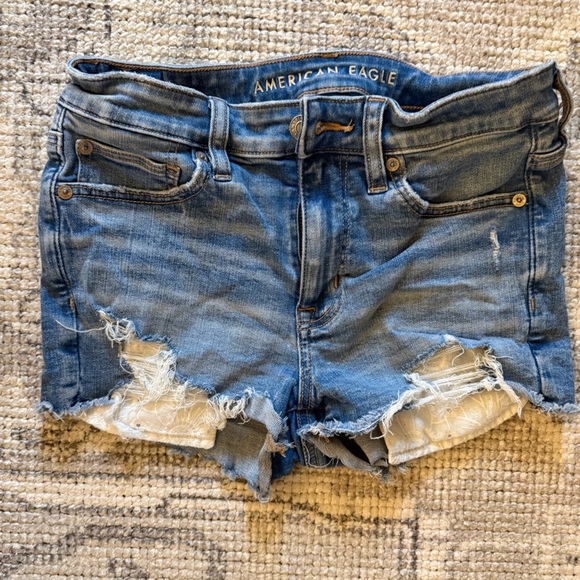 AE Next Level High-Waisted Ripped Denim Short Short Sz 4 - Picture 4 of 7